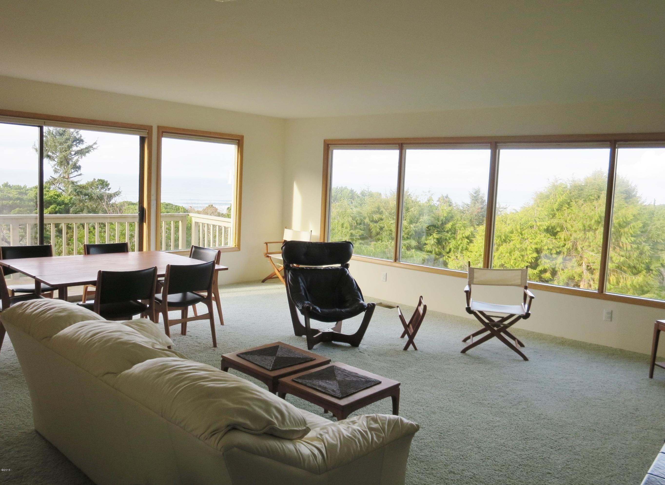 6 Ridge Crest Road Gleneden Beach, OR 97388 - Photo 7 of 40 Interior