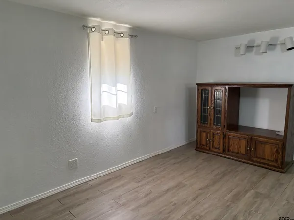 $1,200 | 22696 County Road 1174, Bullard, TX 75757