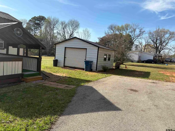 $1,050 | 22696 County Road 1174, Bullard, TX 75757