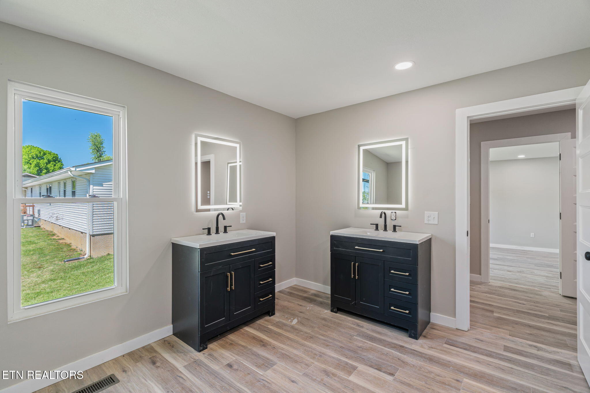 201 Wakefield Road Knoxville, TN 37922 - Photo 22 of 35 23-web-or-mls-201 Wakefield Road23