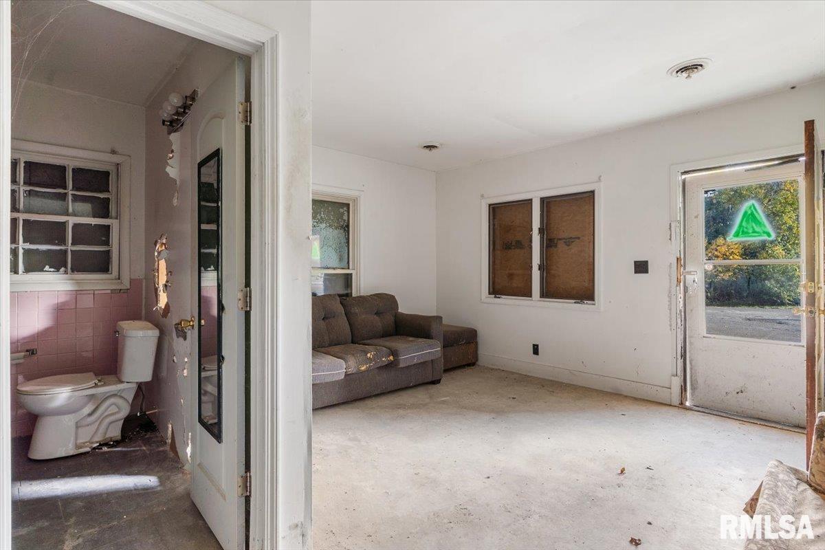 3011 Niccolls Road Springfield, IL 62703 - Photo 8 of 28