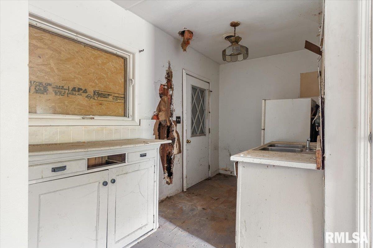 3011 Niccolls Road Springfield, IL 62703 - Photo 9 of 28