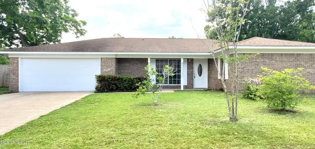 $1,825 | 303 Jamaica Drive, Ocean Springs, MS 39564