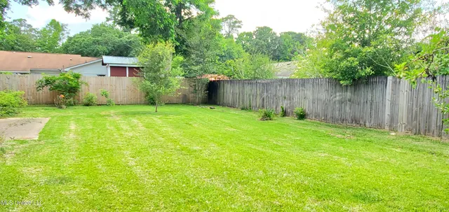 $1,825 | 303 Jamaica Drive, Ocean Springs, MS 39564