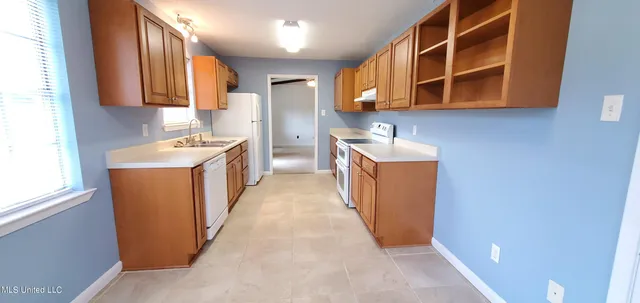 $1,825 | 303 Jamaica Drive, Ocean Springs, MS 39564