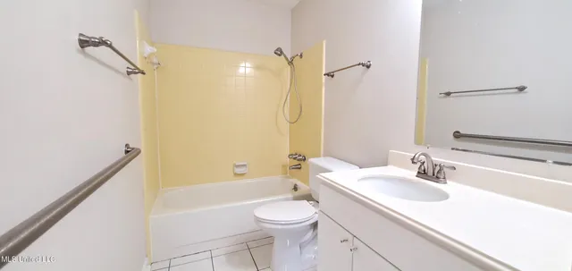 $1,825 | 303 Jamaica Drive, Ocean Springs, MS 39564