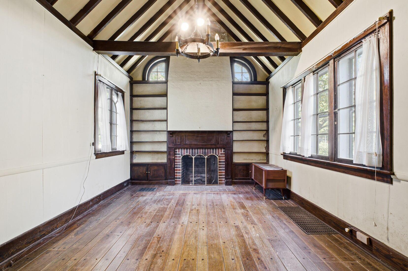 2425 Bryden Road Columbus, OH 43209 - Photo 23 of 78 Library