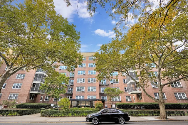 $470,000 | 92-31 57th Avenue, Unit 2J | Elmhurst