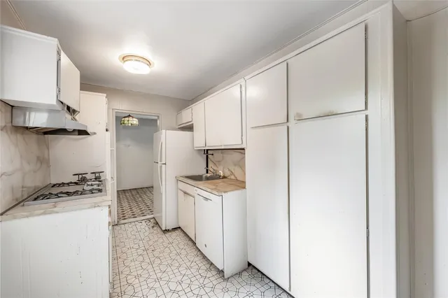 $470,000 | 92-31 57th Avenue, Unit 2J | Elmhurst