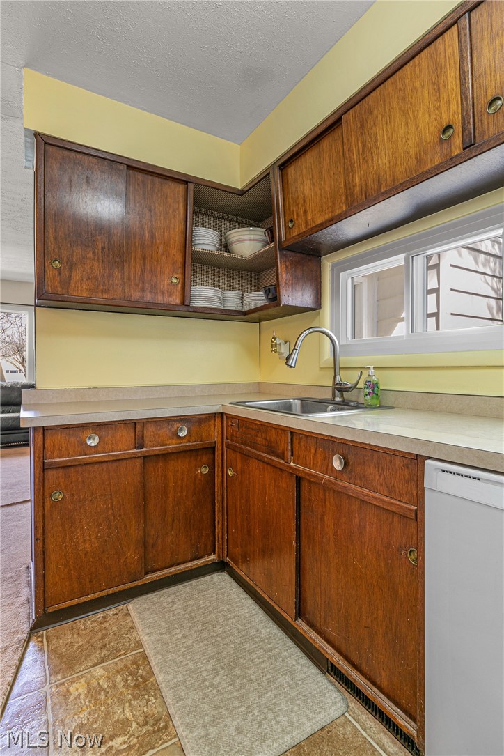 4112 Dartford Road South Euclid, OH 44121 - Photo 9 of 35