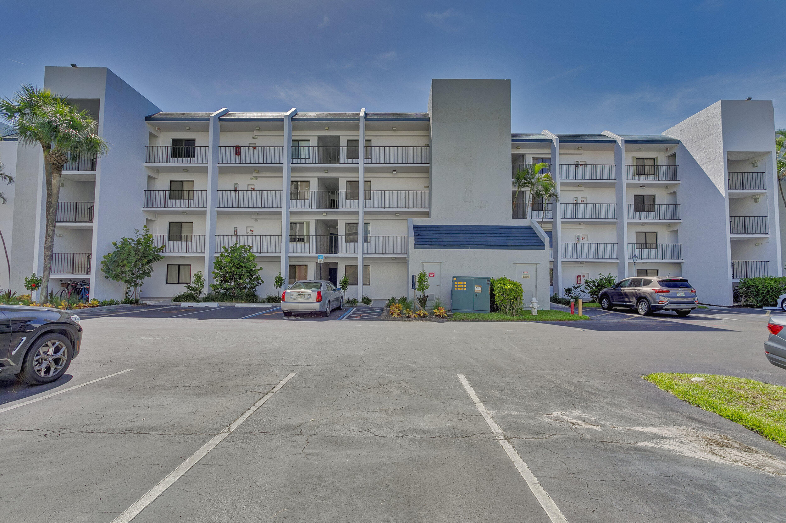 1605 Highway 1, Unit A204 Jupiter, FL 33477 - Photo 5 of 43 04_320a1639