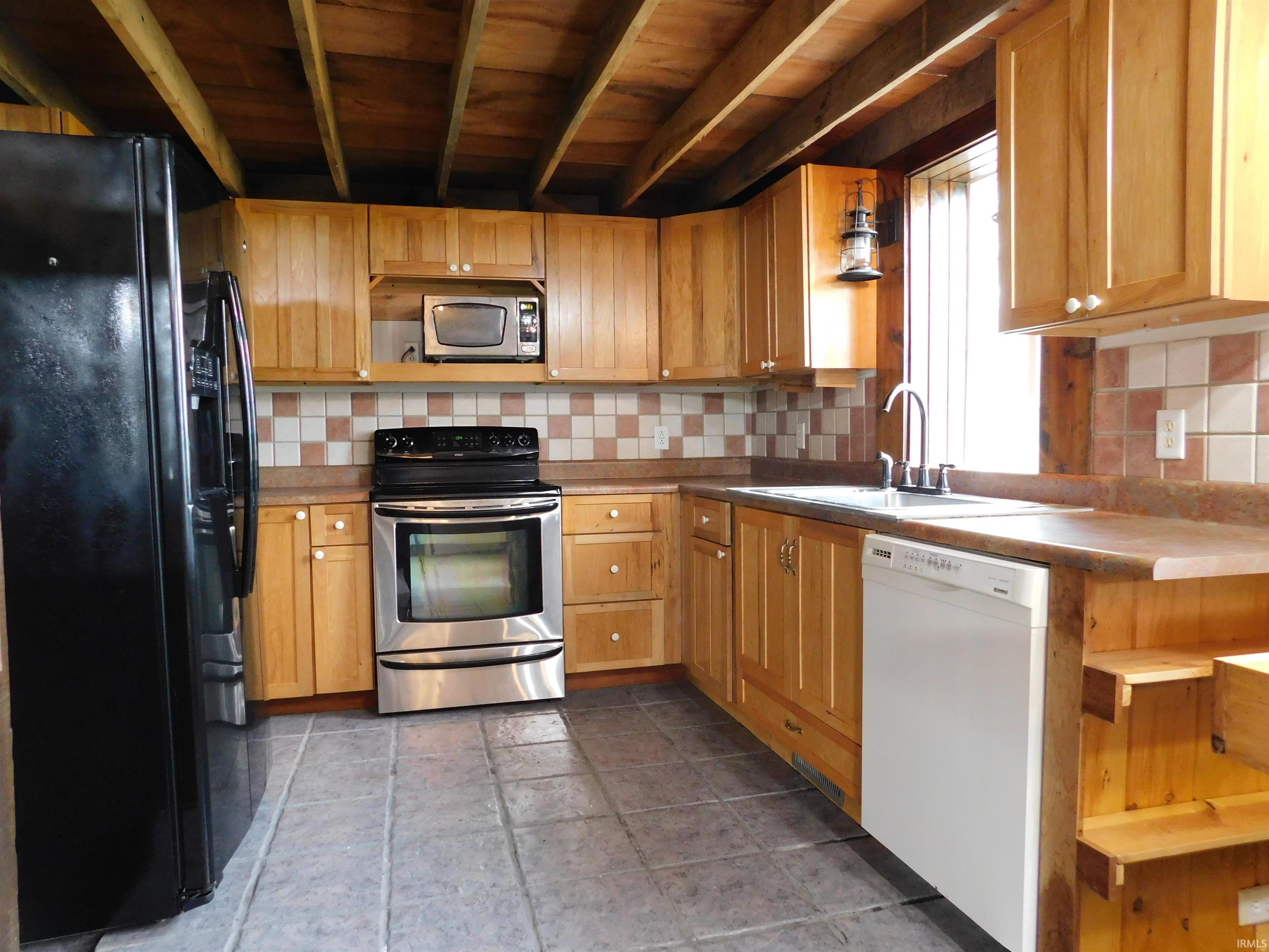 8970 East Division Road Akron, IN 46910 - Photo 13 of 34
