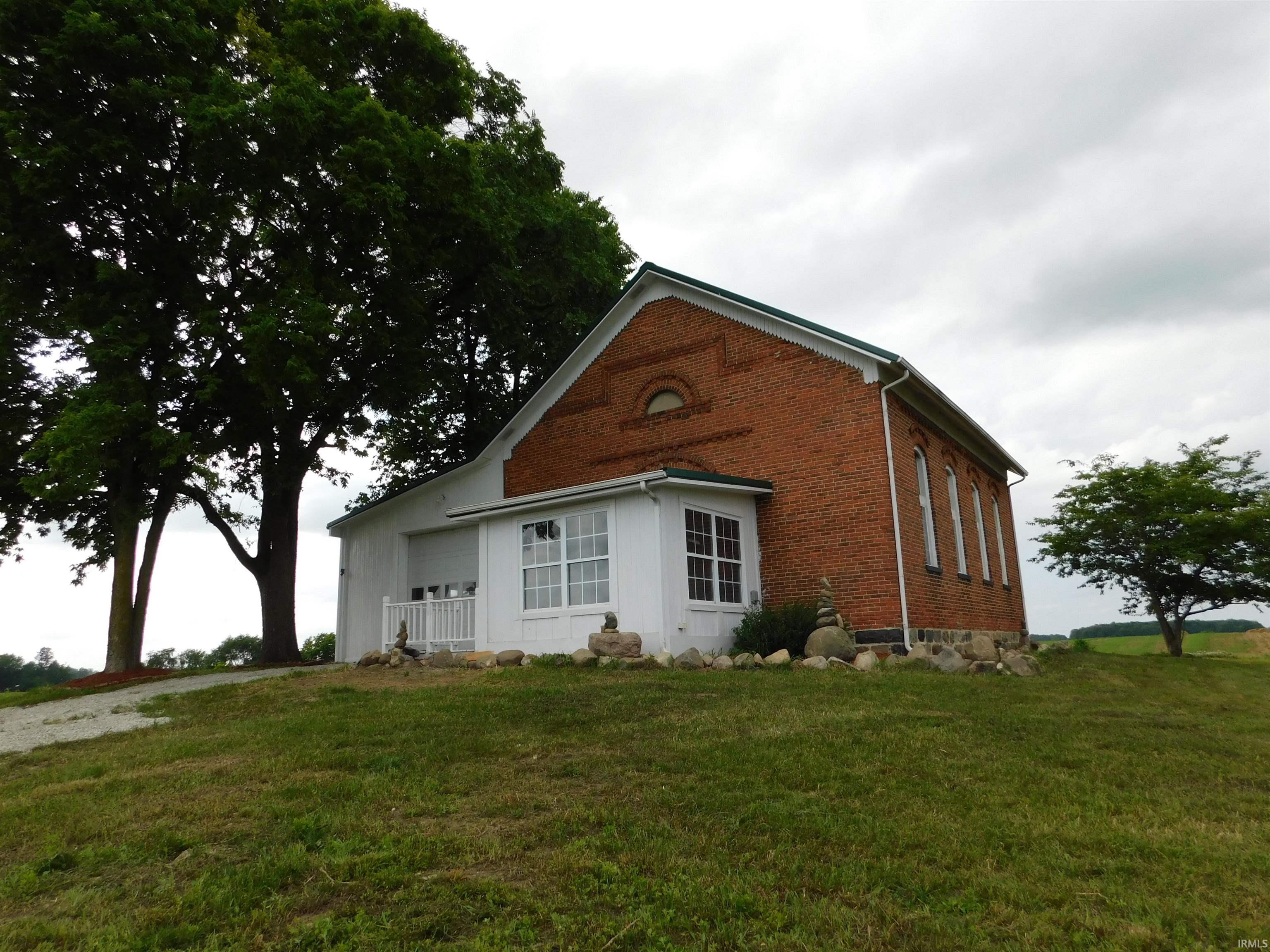 8970 East Division Road Akron, IN 46910 - Photo 4 of 34
