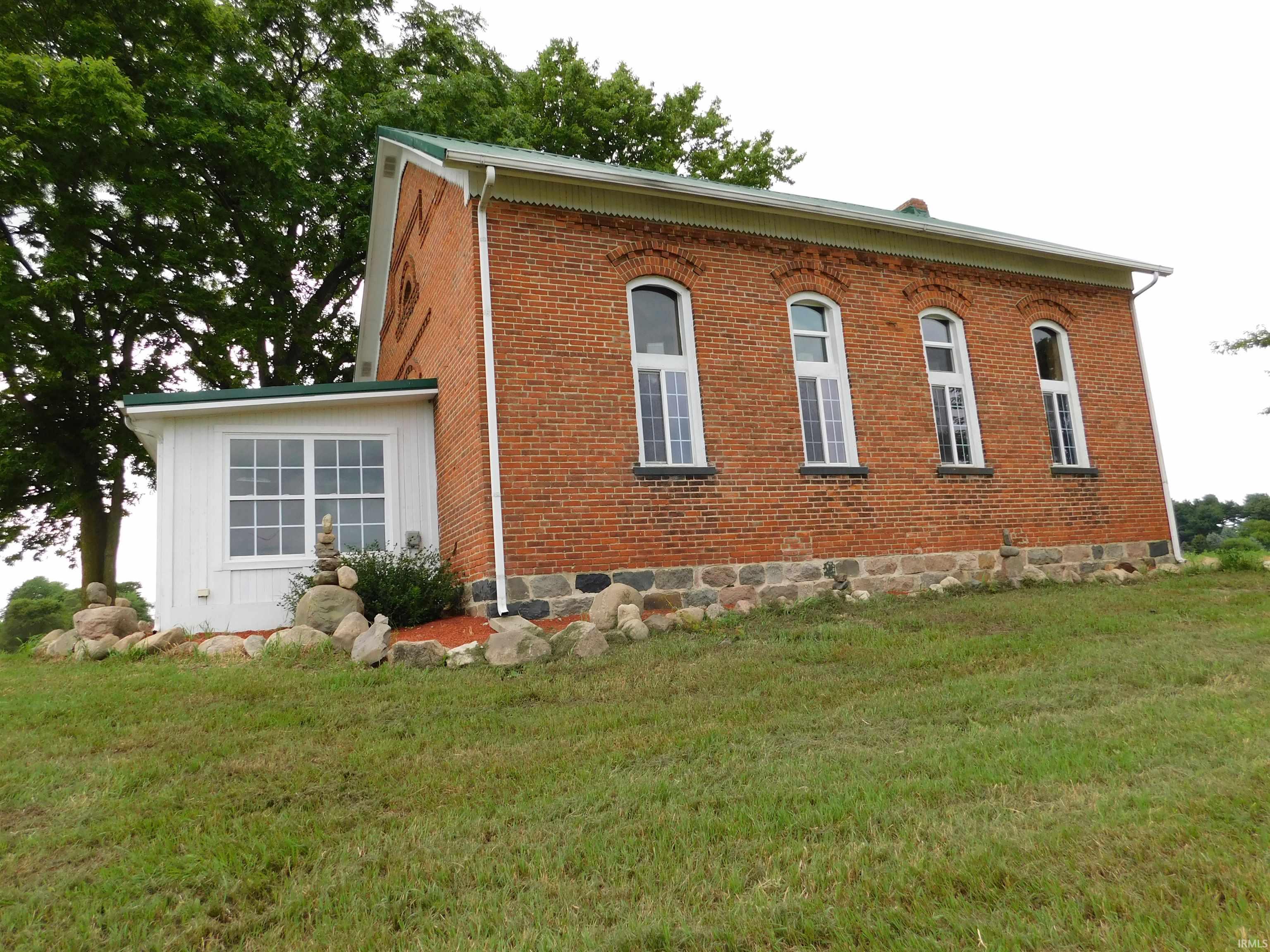 8970 East Division Road Akron, IN 46910 - Photo 5 of 34