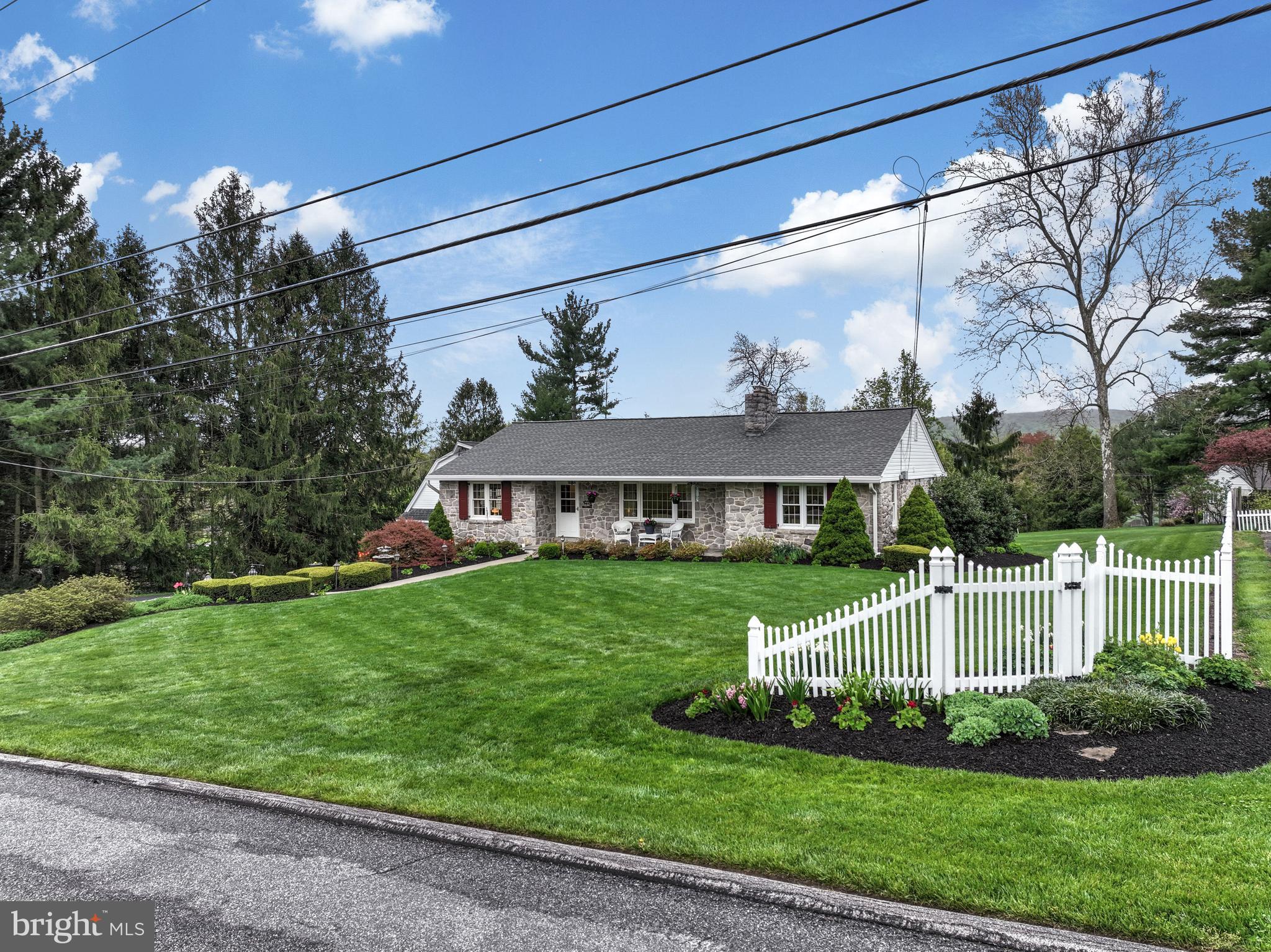 736 Temple Road Pottstown, PA 19465 - Photo 4 of 77