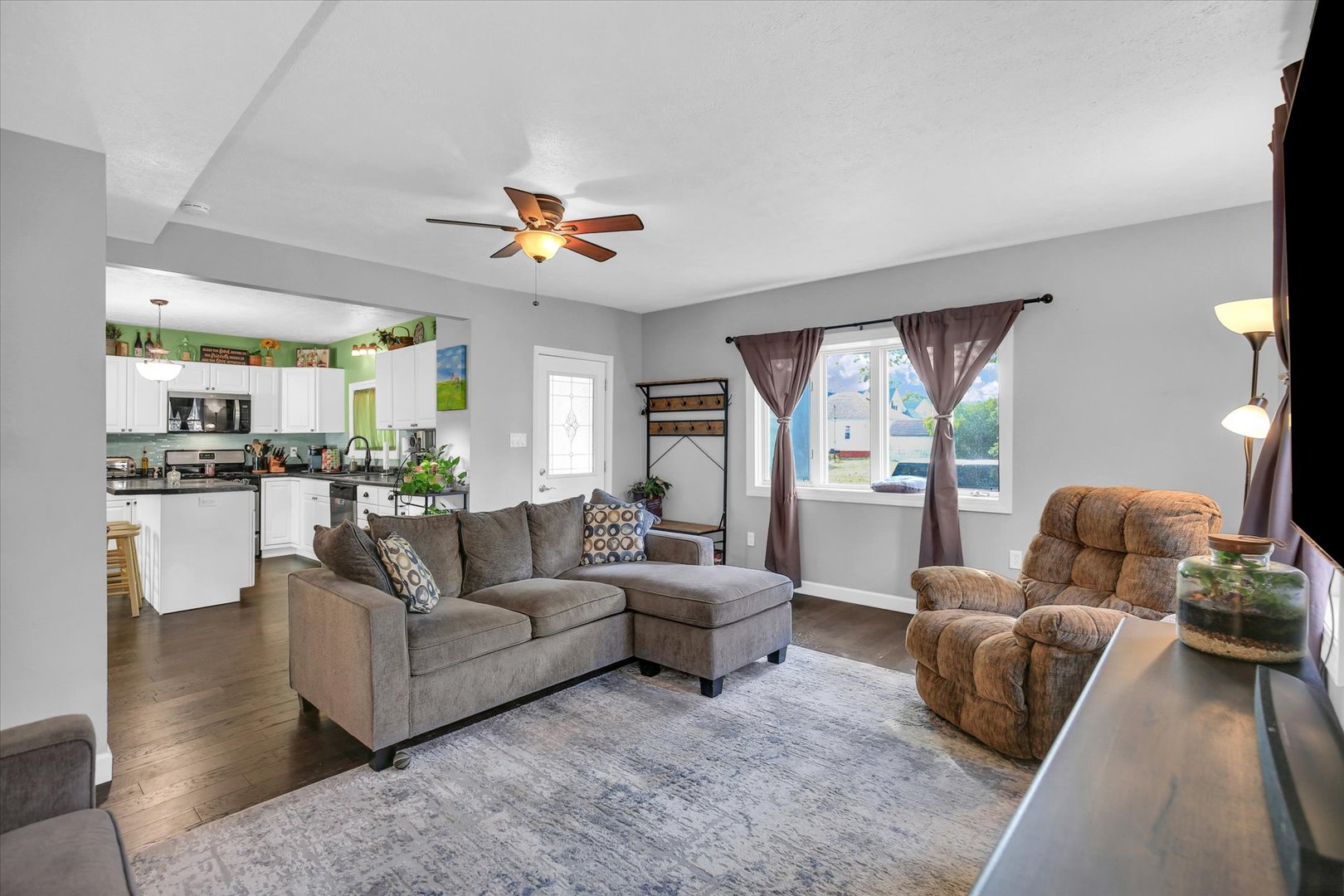 641 East Center Street Paxton, IL 60957 - Photo 9 of 37