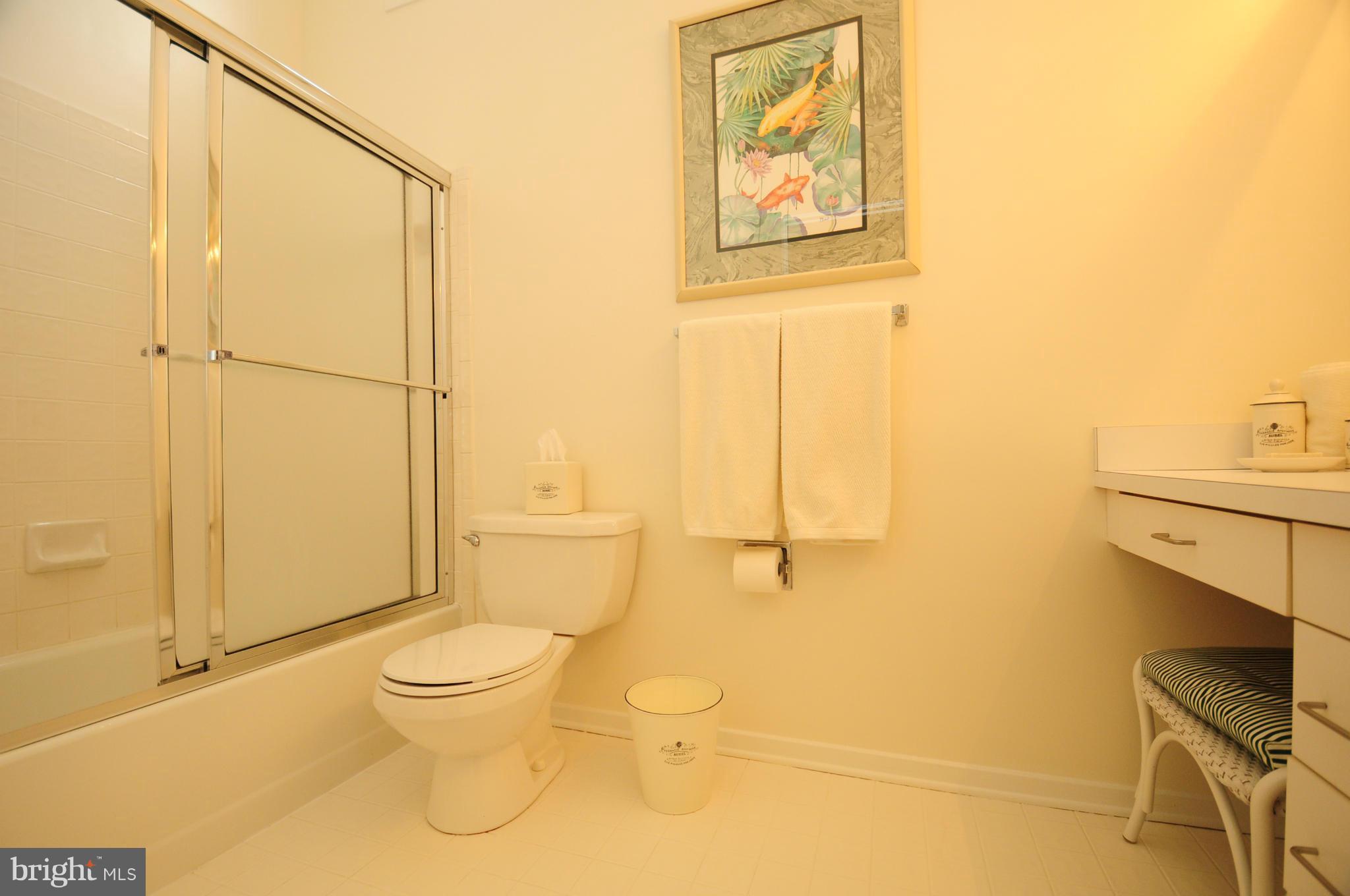 2026 Beacon Place Reston, VA 20191 - Photo 14 of 30 Bath