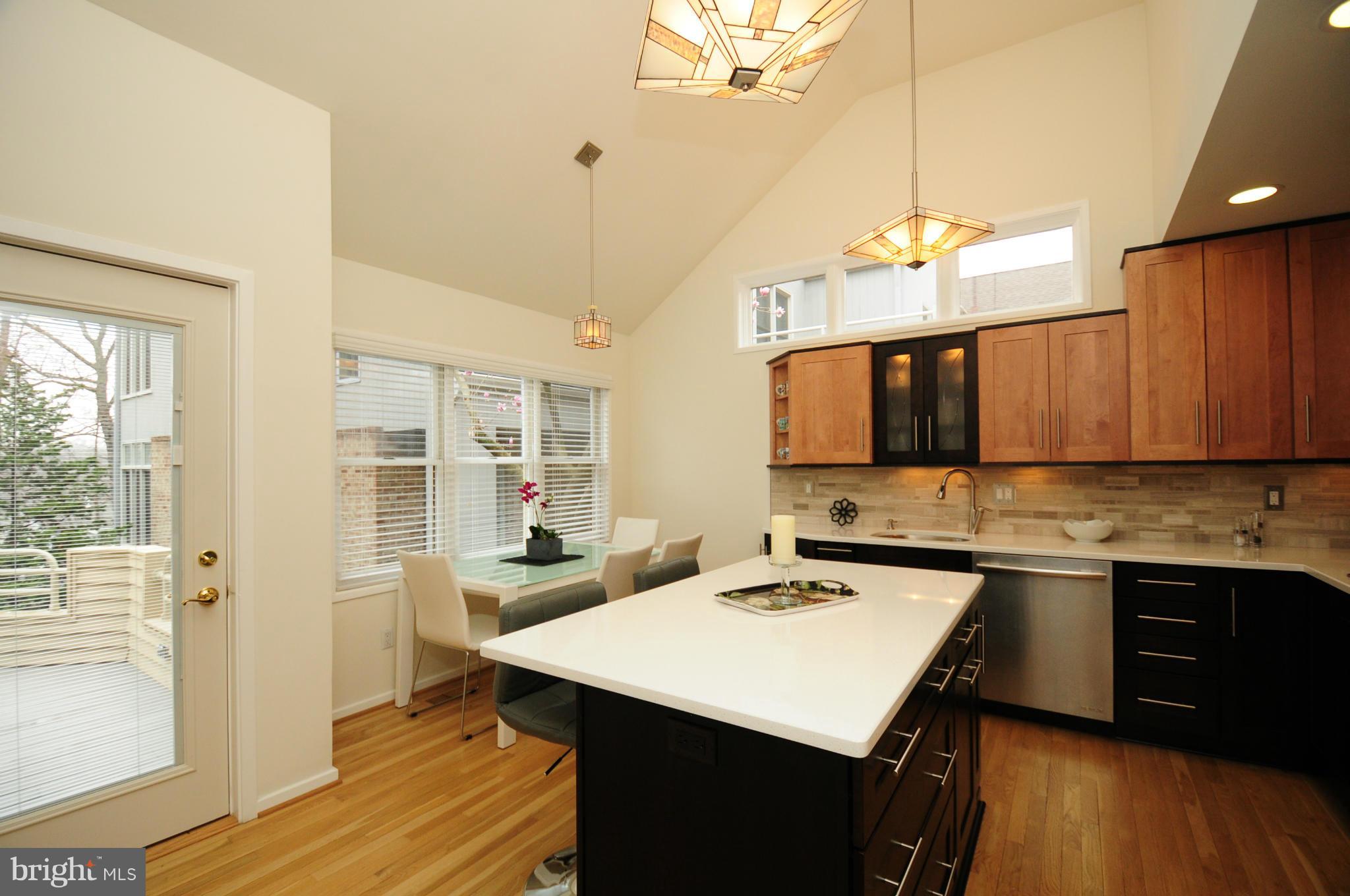 2026 Beacon Place Reston, VA 20191 - Photo 8 of 30 Kitchen