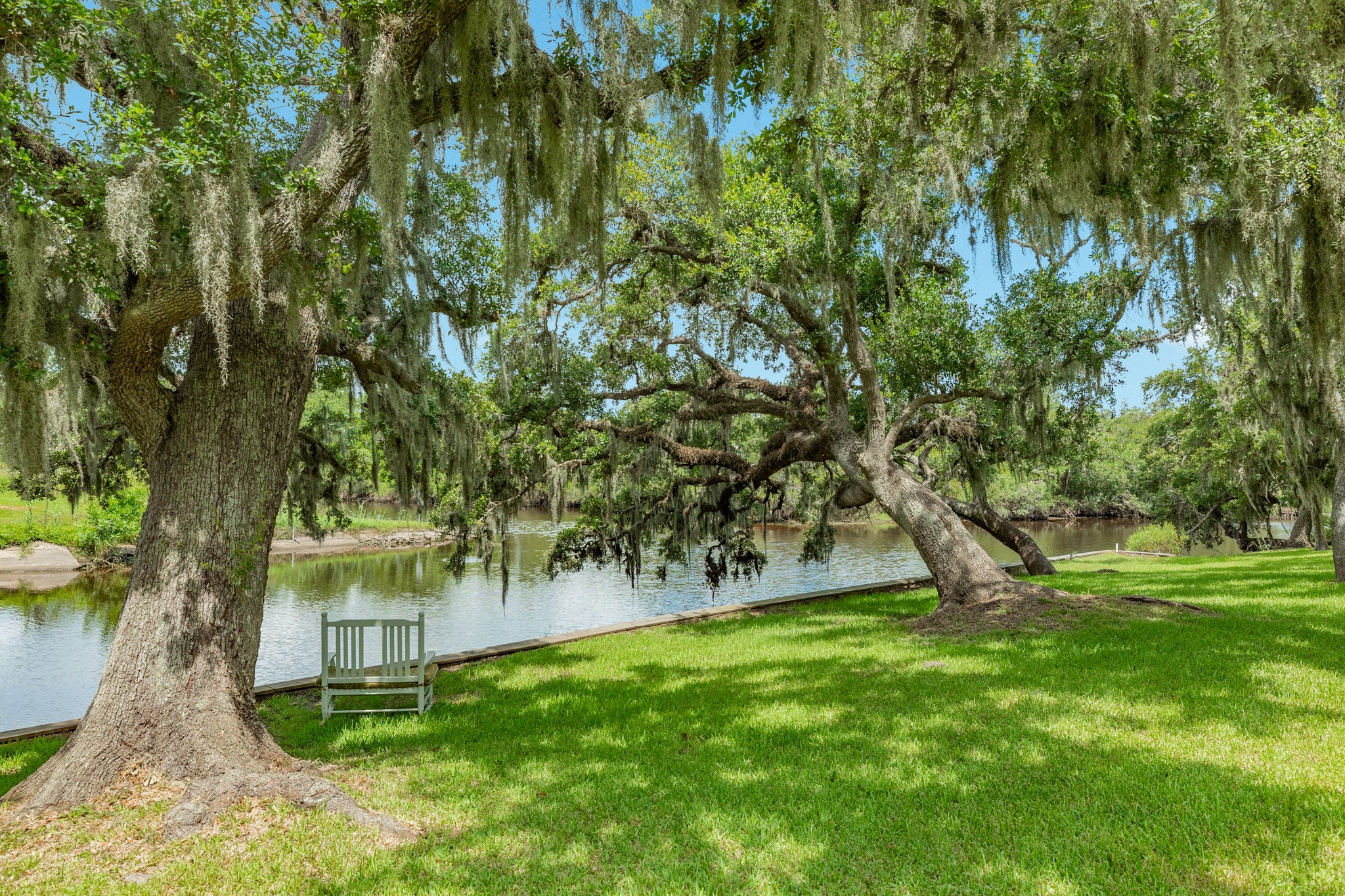 511 Edgewater Street Clute, TX 77531 - Photo 40 of 43