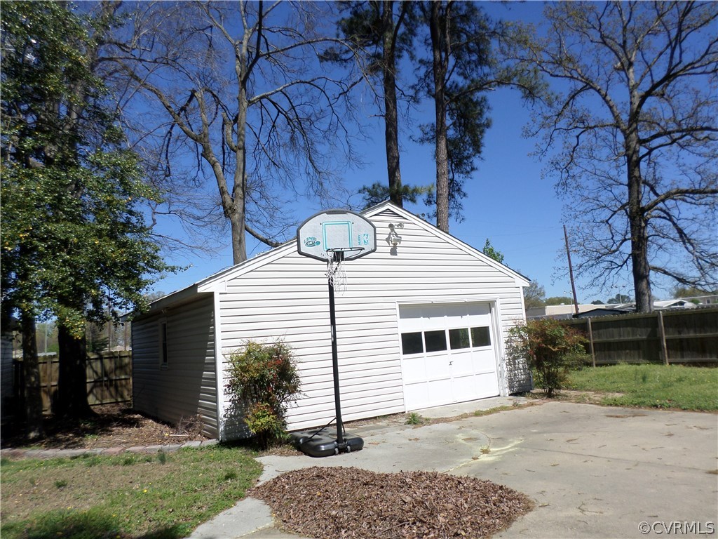 904 Yorkshire Road Colonial Heights, VA 23834 - Photo 3 of 16