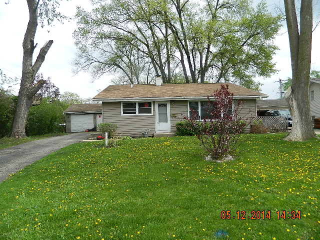 103 Siesta Road Carpentersville, IL 60110 - Photo 1 of 9