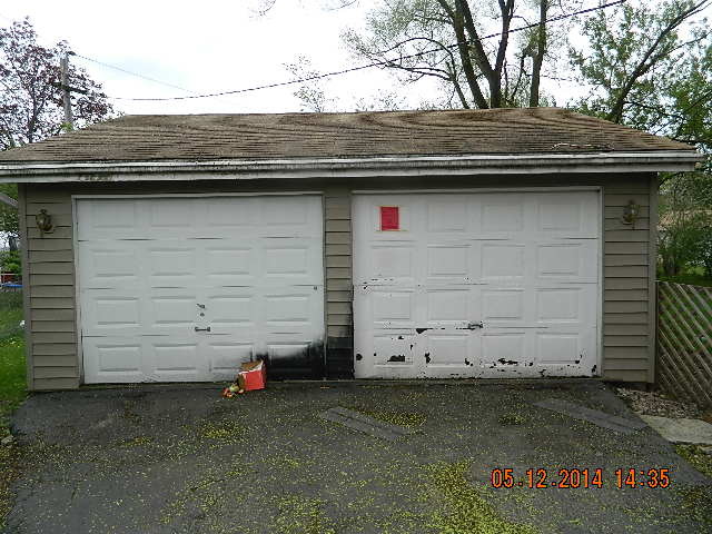 103 Siesta Road Carpentersville, IL 60110 - Photo 3 of 9