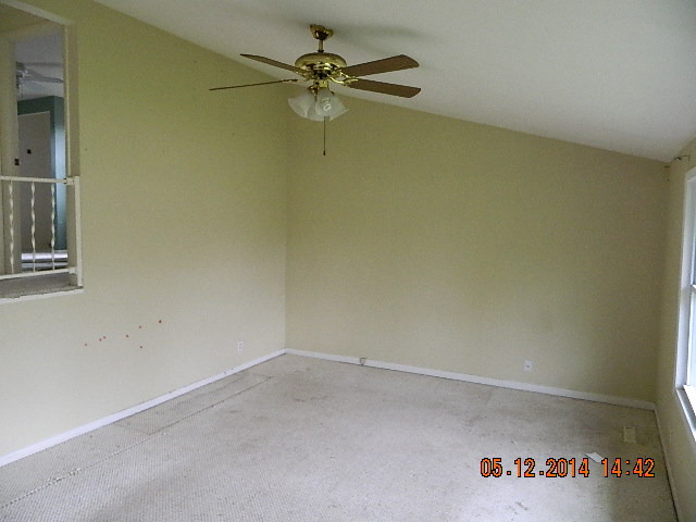 103 Siesta Road Carpentersville, IL 60110 - Photo 9 of 9
