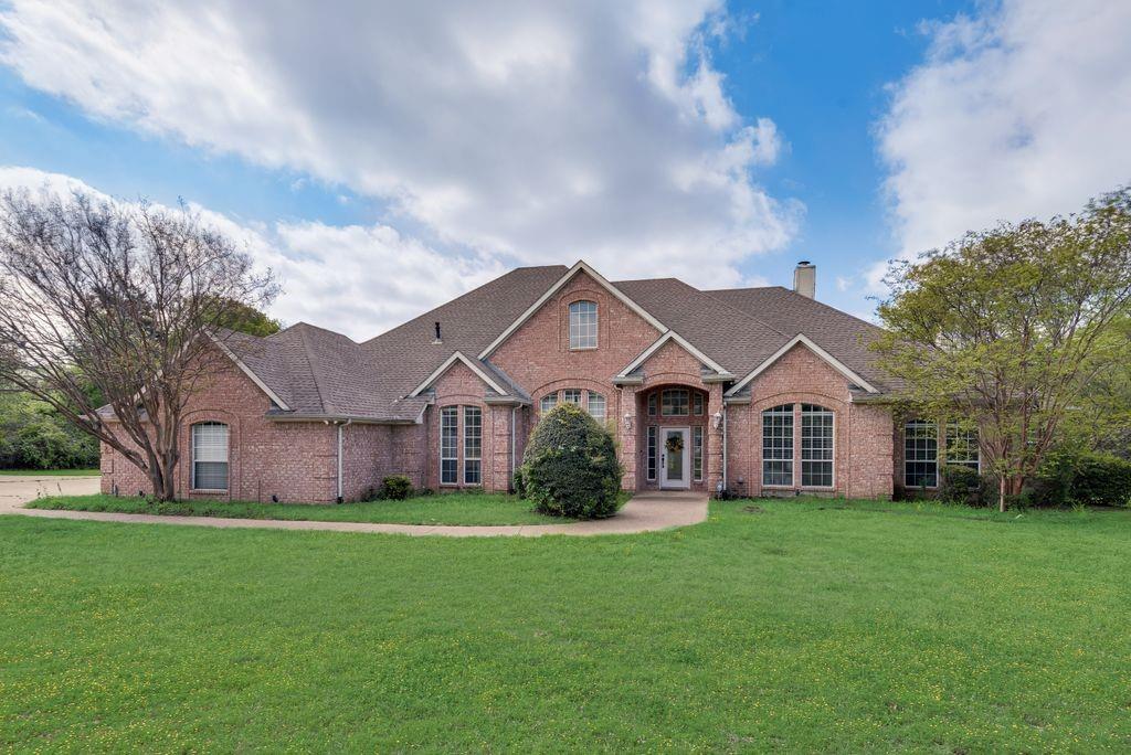 102 Dobbs Road Lake Dallas, TX 76208 - Photo 3 of 35
