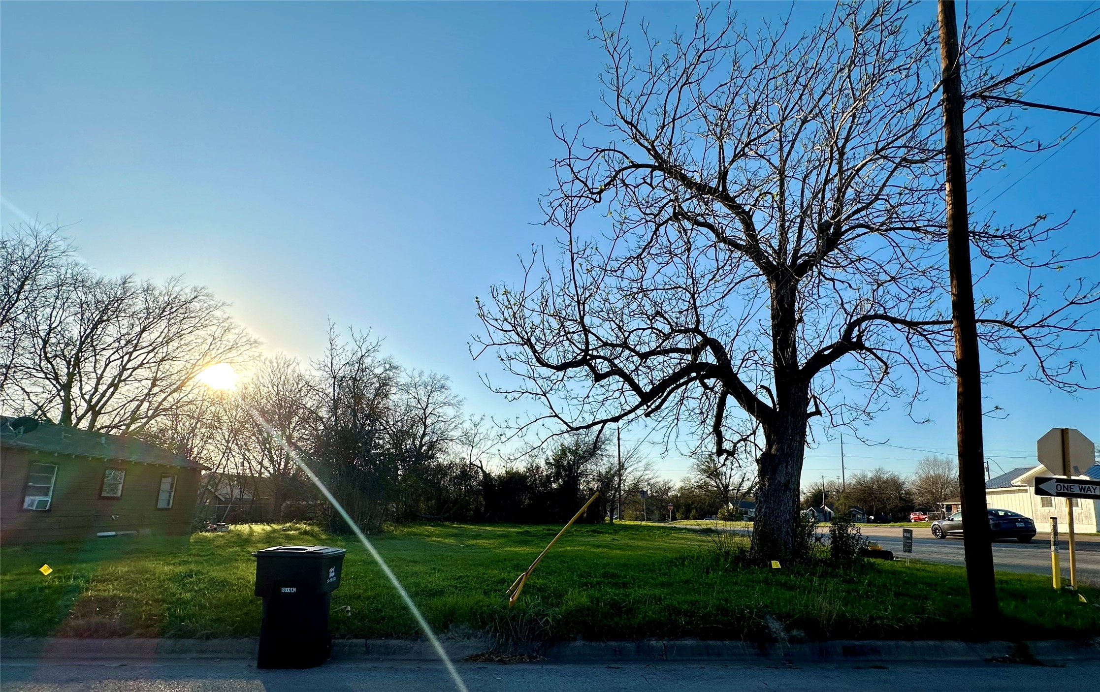 1002 South 24th Street Temple, TX 76501 - Photo 2 of 3 a park view with a seating space