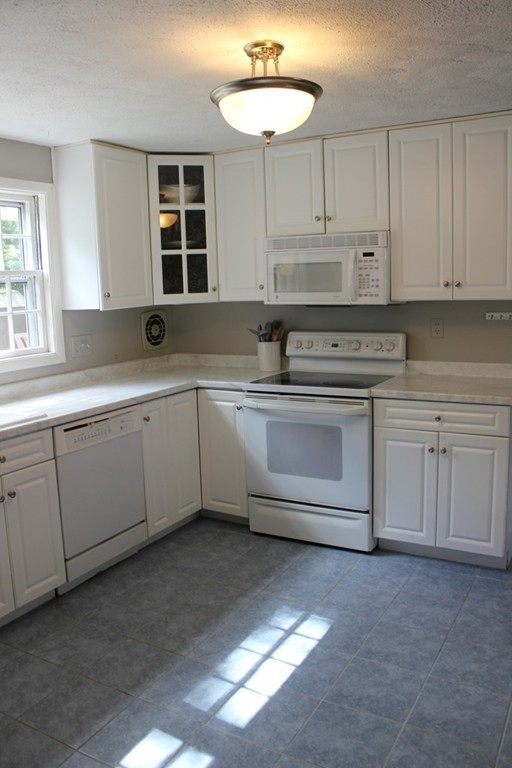76 Stella Road Bellingham, MA 02019 - Photo 5 of 19 Gallery Image 5
