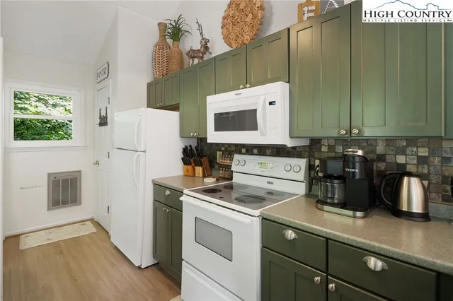 $654,000 | 103 Maple Lane, Beech Mountain, NC 28604