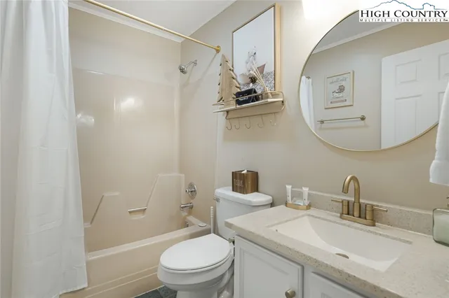 $654,000 | 103 Maple Lane, Beech Mountain, NC 28604