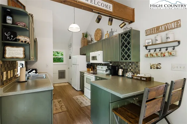 $654,000 | 103 Maple Lane, Beech Mountain, NC 28604