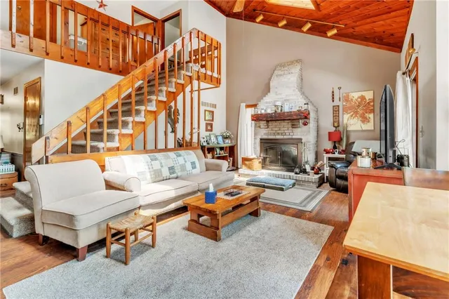 $1,650,000 | 530 Perry Highway, Harmony, PA 16037