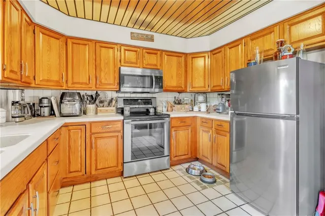 $1,650,000 | 530 Perry Highway, Harmony, PA 16037