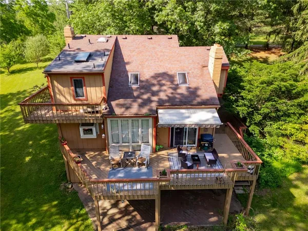 $1,650,000 | 530 Perry Highway, Harmony, PA 16037
