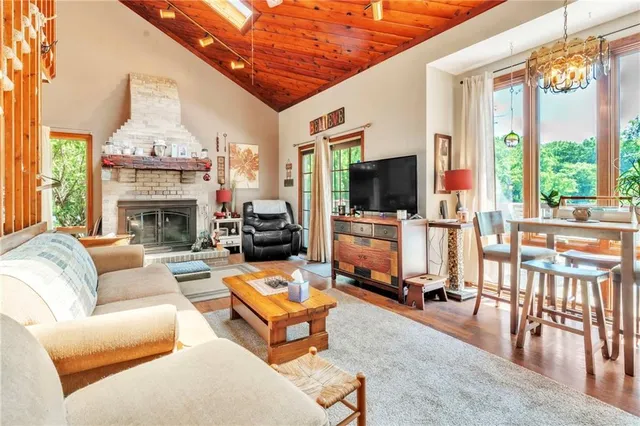 $1,650,000 | 530 Perry Highway, Harmony, PA 16037