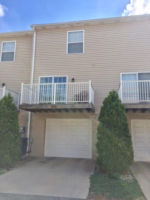 568 Reed Court Jeannette, PA 15644 - Photo 3 of 16 Gallery Image 3