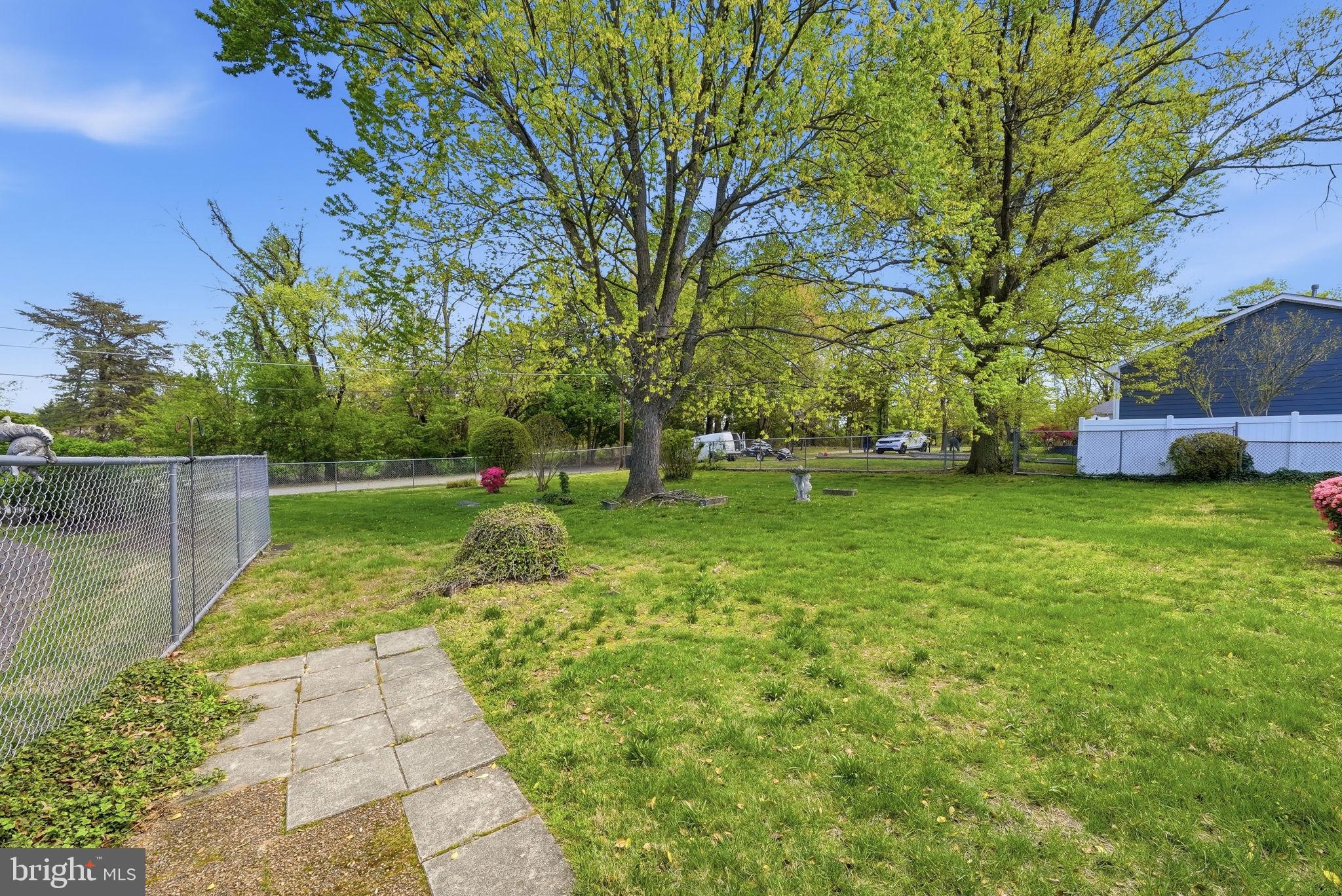 7601 Idylwood Road Falls Church, VA 22043 - Photo 3 of 44