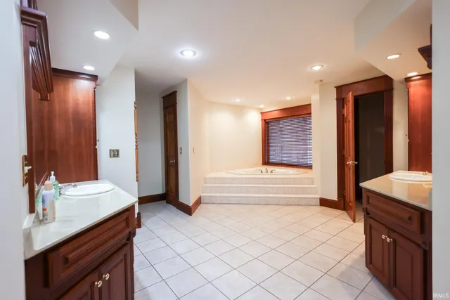 $2,190,000 | 157 The Woods, Bedford, IN 47421