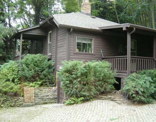 929 Sharon Road Bridgewater, PA 15009 - Photo 1 of 6 Exterior Front.