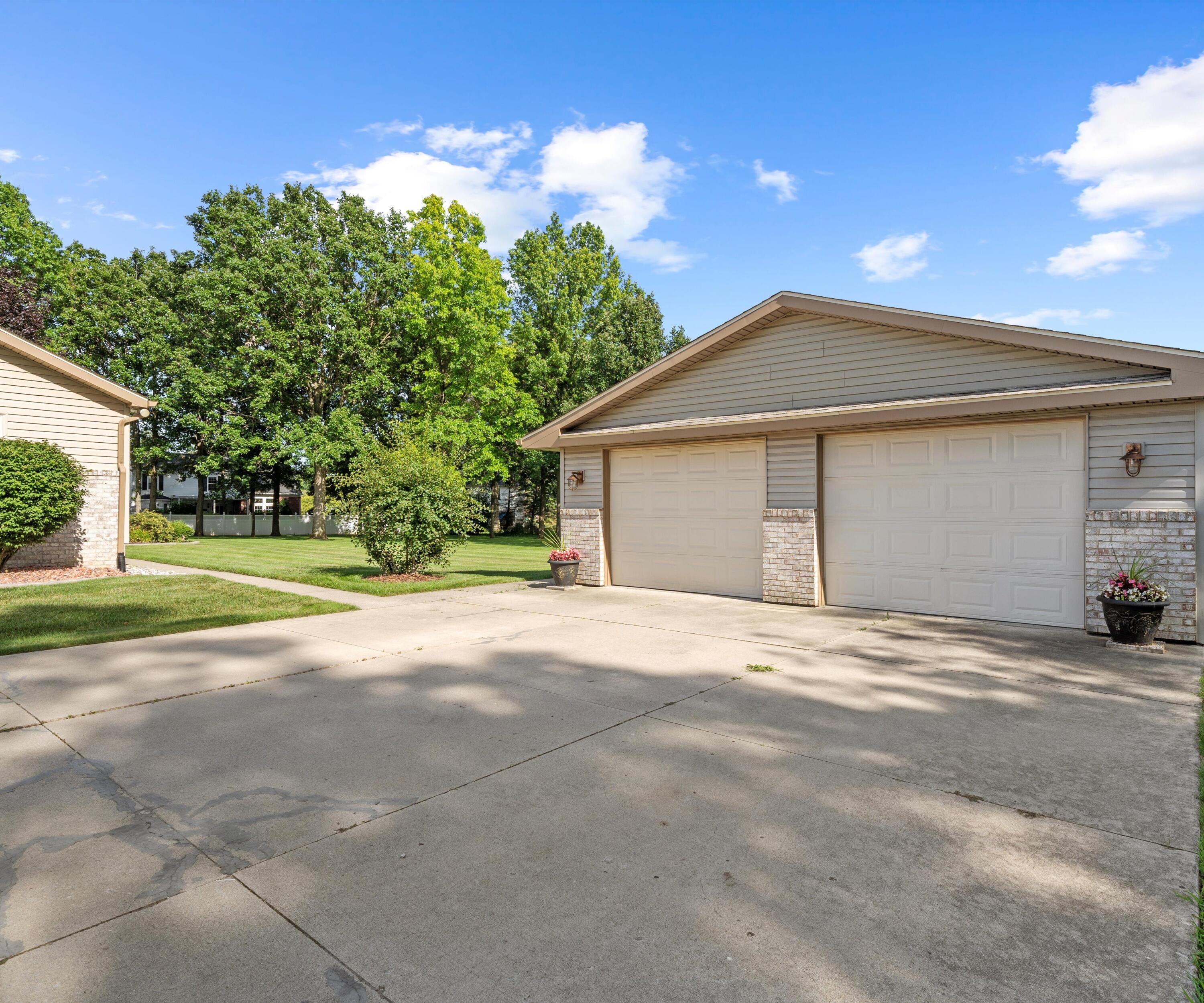 45043 Van Born Road Belleville, MI 48111 - Photo 12 of 83 12-DSC08535