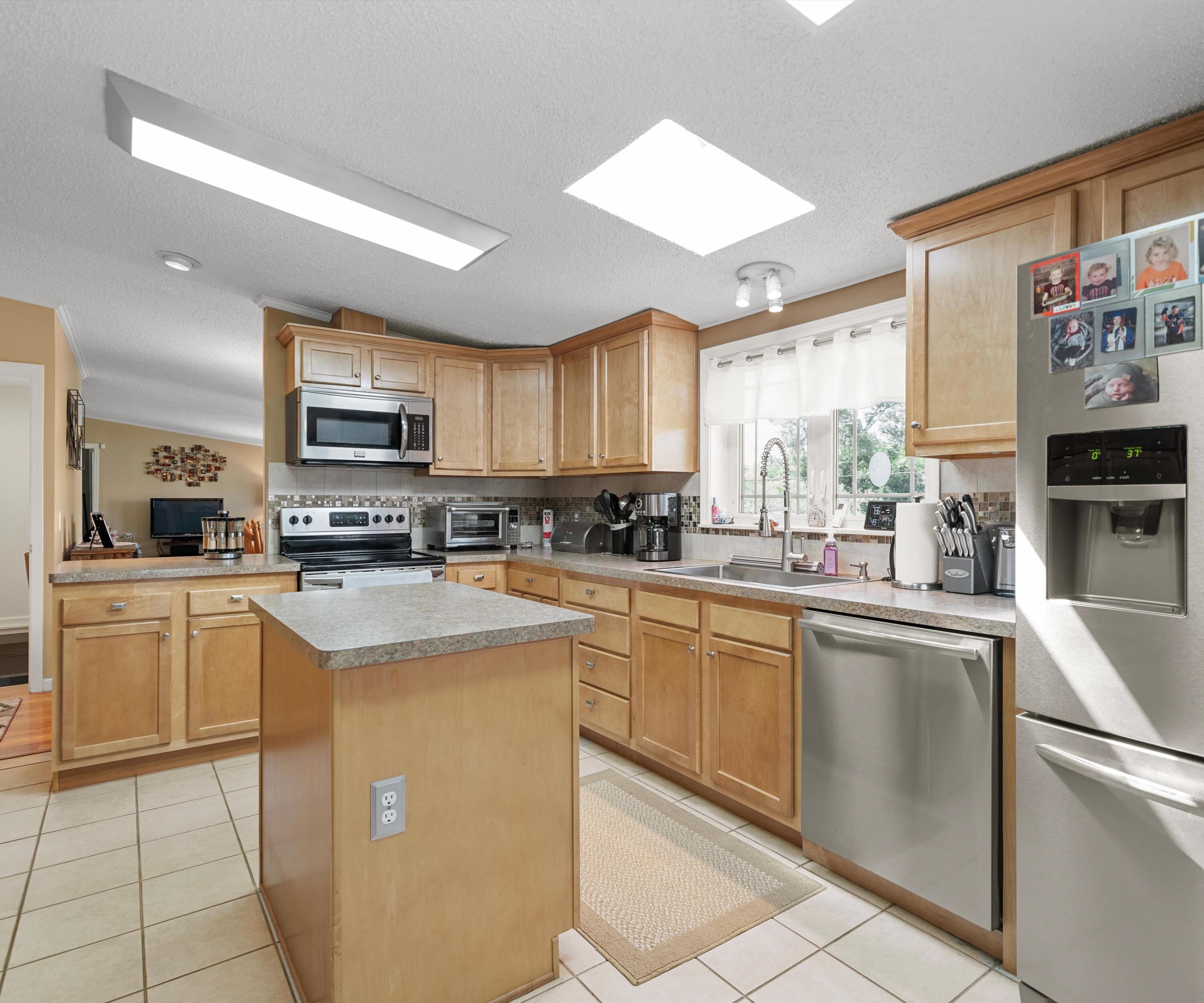 45043 Van Born Road Belleville, MI 48111 - Photo 31 of 83 34-DSC08307