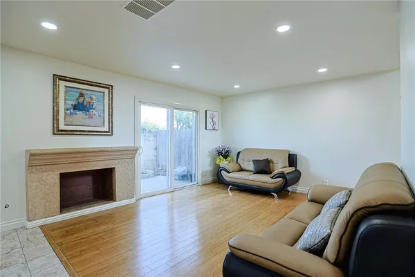 $729,000 | 4828 West 5th Street, Unit E, Santa Ana, CA 92703