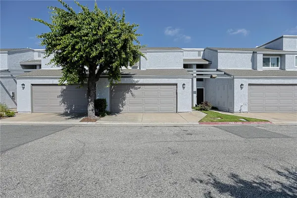 $729,000 | 4828 West 5th Street, Unit E, Santa Ana, CA 92703