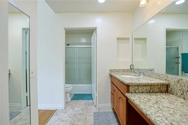 $729,000 | 4828 West 5th Street, Unit E, Santa Ana, CA 92703