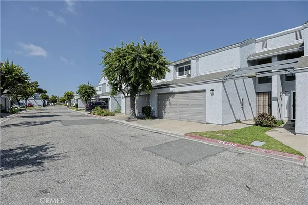 $729,000 | 4828 West 5th Street, Unit E, Santa Ana, CA 92703