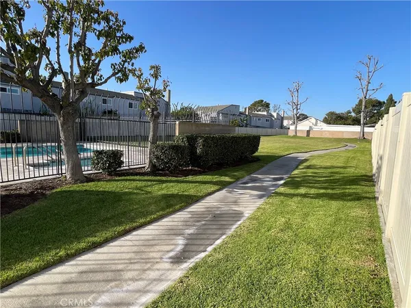 $729,000 | 4828 West 5th Street, Unit E, Santa Ana, CA 92703