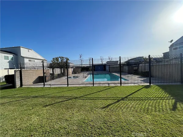 $729,000 | 4828 West 5th Street, Unit E, Santa Ana, CA 92703