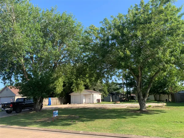 $99,500 | 8 Texian Trail North, Angleton, TX 77515